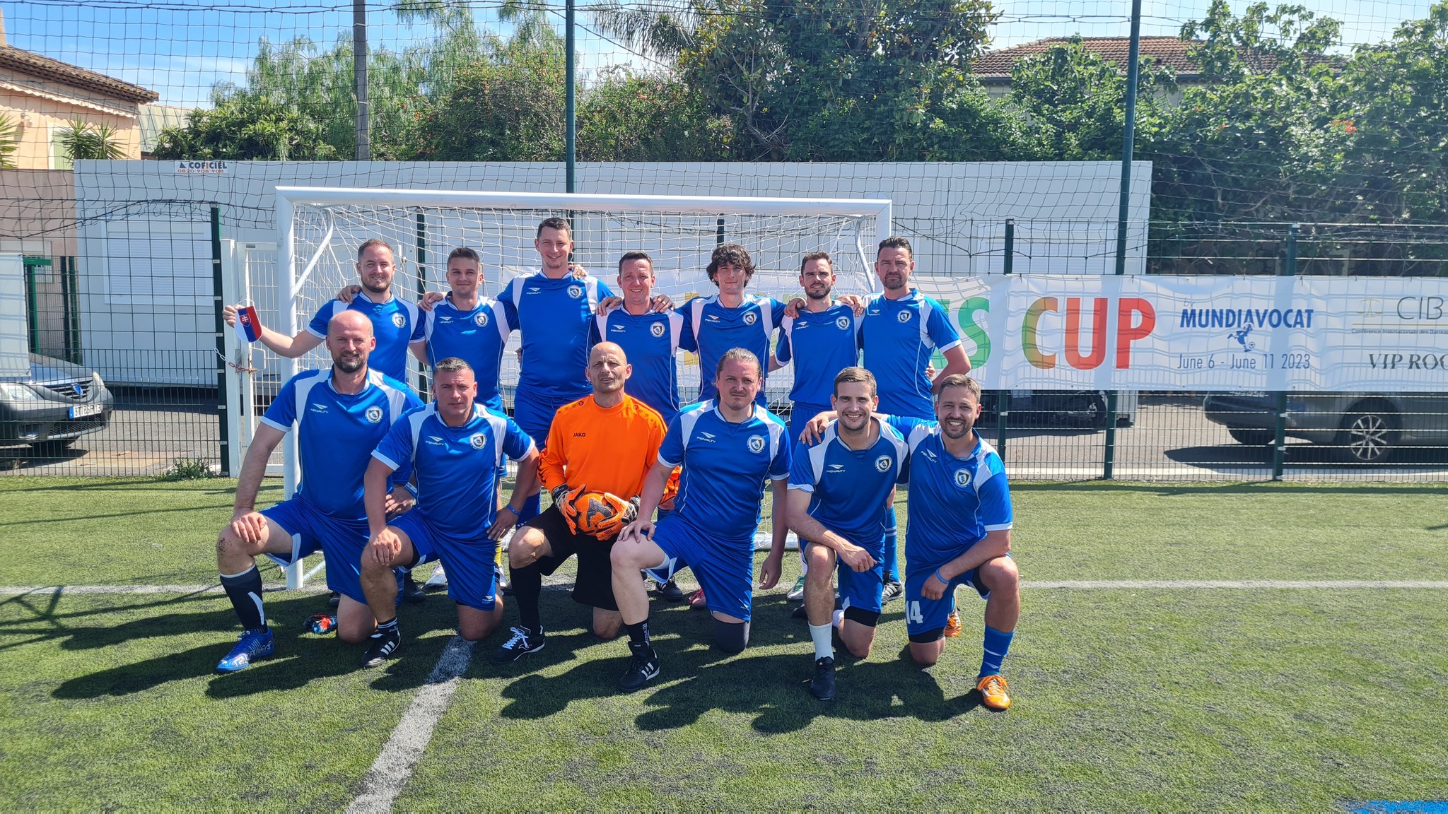Úspešná reprezentácia Slovenskej advokátskej komory na medzinárodnom futbalovom turnaji v Saint Tropez