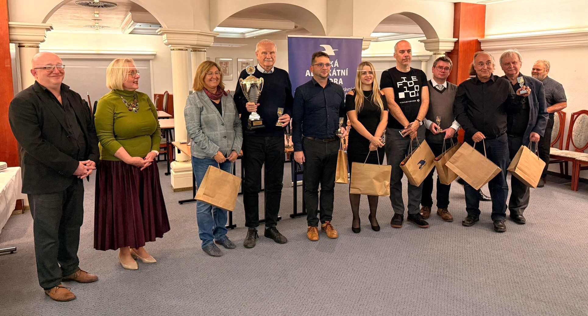 V jubilejnom 10. zápase medzi šachovými družstvami SAK a ČAK zvíťazili slovenskí advokáti